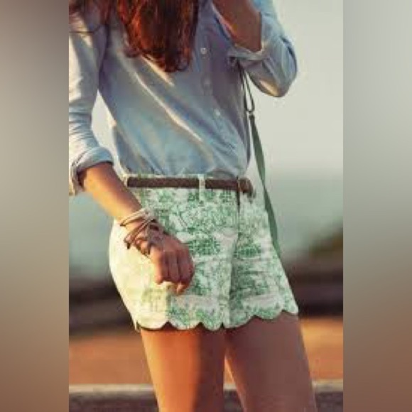 Lilly Pulitzer Toile Buttercup Scalloped Shorts Size 0 - Picture 3 of 6